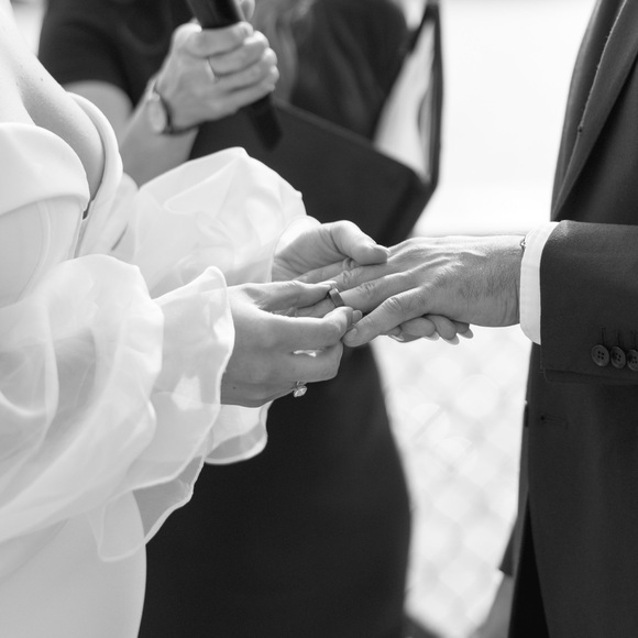 MIKAELLA Wedding dress with added removable sleeves - Picture 3 of 9